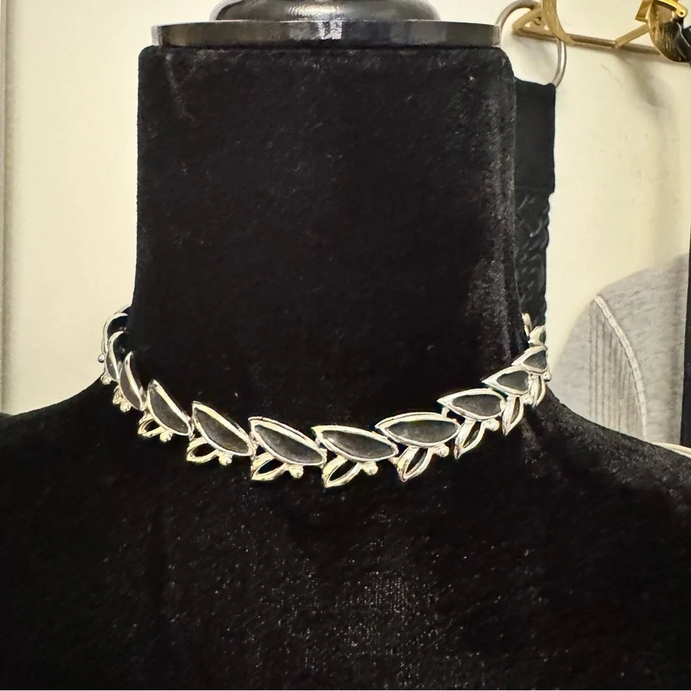 Vintage Silver Tone Black Enamel Leaf Choker Necklace Adjustable